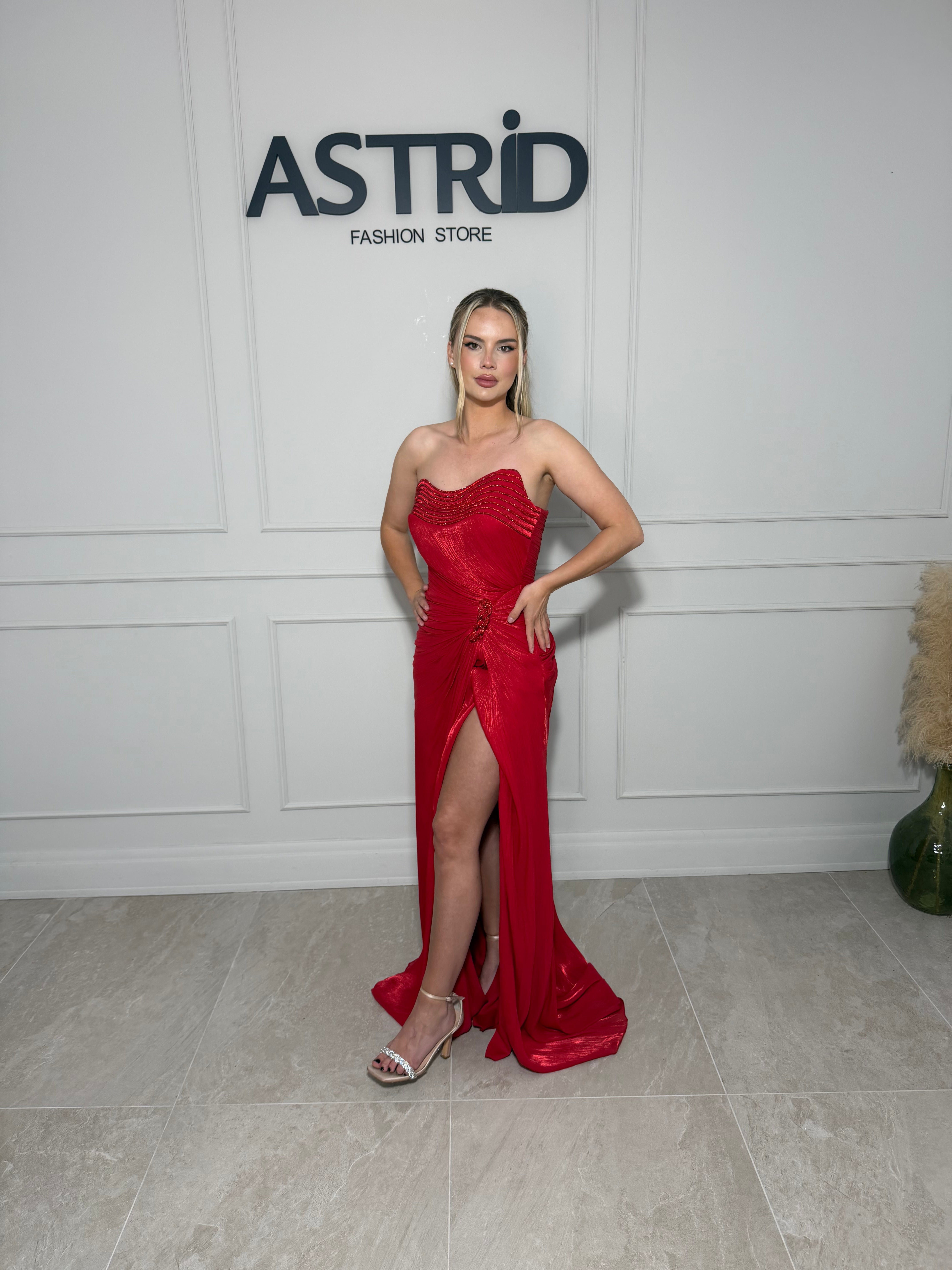 Rochie Rosie lunga cu falduri in talie si corset reglabil cu pietre
