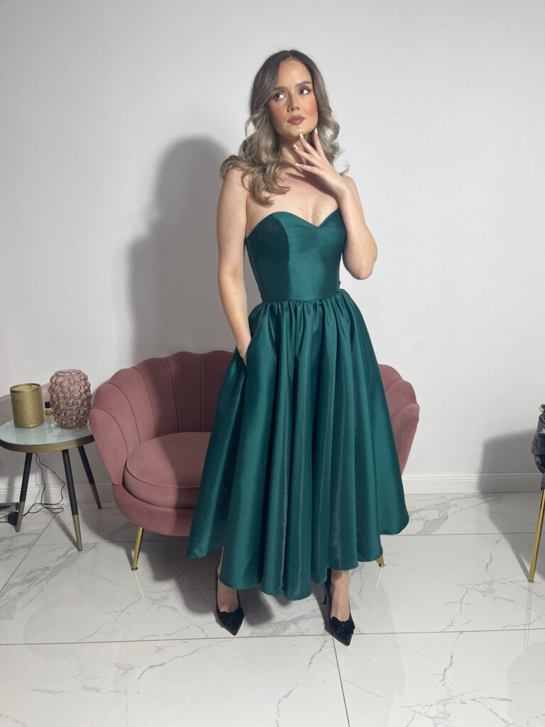 Rochie Eli midi din tafta tip corset umeri goi si buzunare.