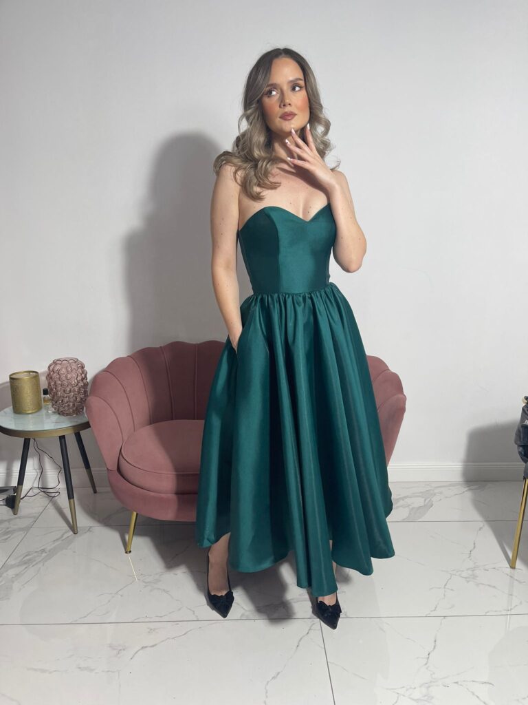 Rochie Eli midi din tafta tip corset umeri goi si buzunare.