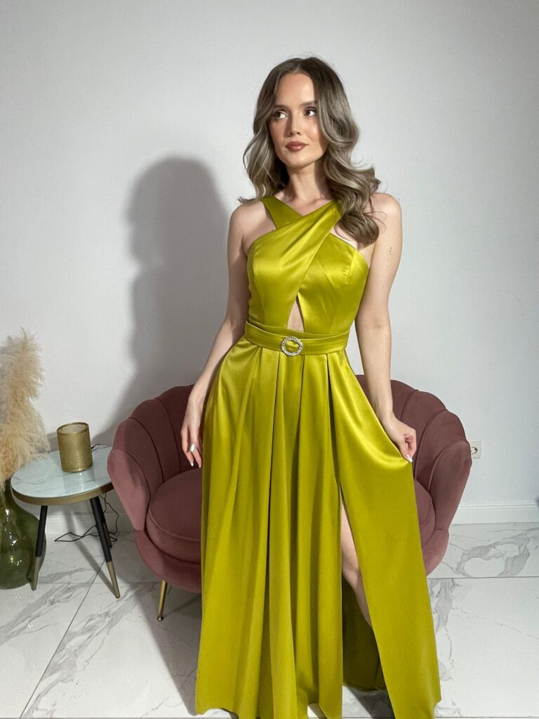 Rochie Ami lunga din satin cu x la bust cu curea in talie accesorizata cu pietre