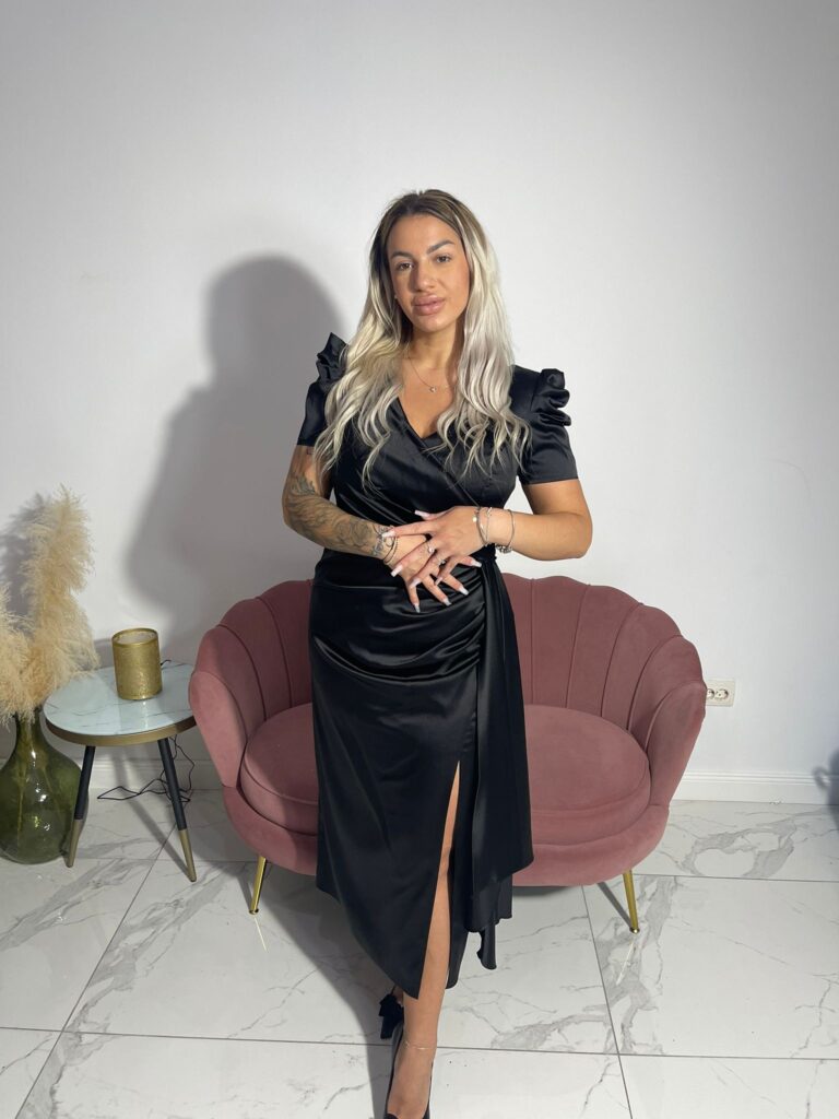 Rochie Lola midi falduri in talie si la bust trena laterala si crapatura pe picior