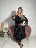 Rochie Clara midi plisata pe o parte maneca lunga imprimeu floral din catifea si aplicatii pietricele