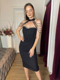 Rochie Naty midi tip corset aplicatii pietre la bust si accesoriu gat din pietre negre