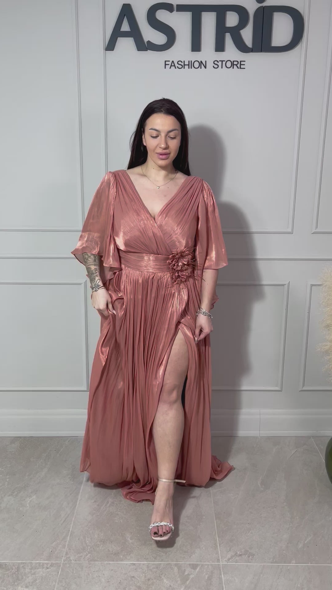 Rochie Sofia lungă mânecă clopot și accesoriu floare la talie