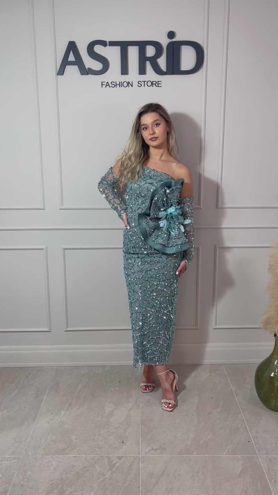 Rochie Belize midi cu mâneci detașabile și aplicații paiete și sclipici