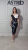 Rochie Amina midi neagră cu umeri căzuți și floare pe umăr