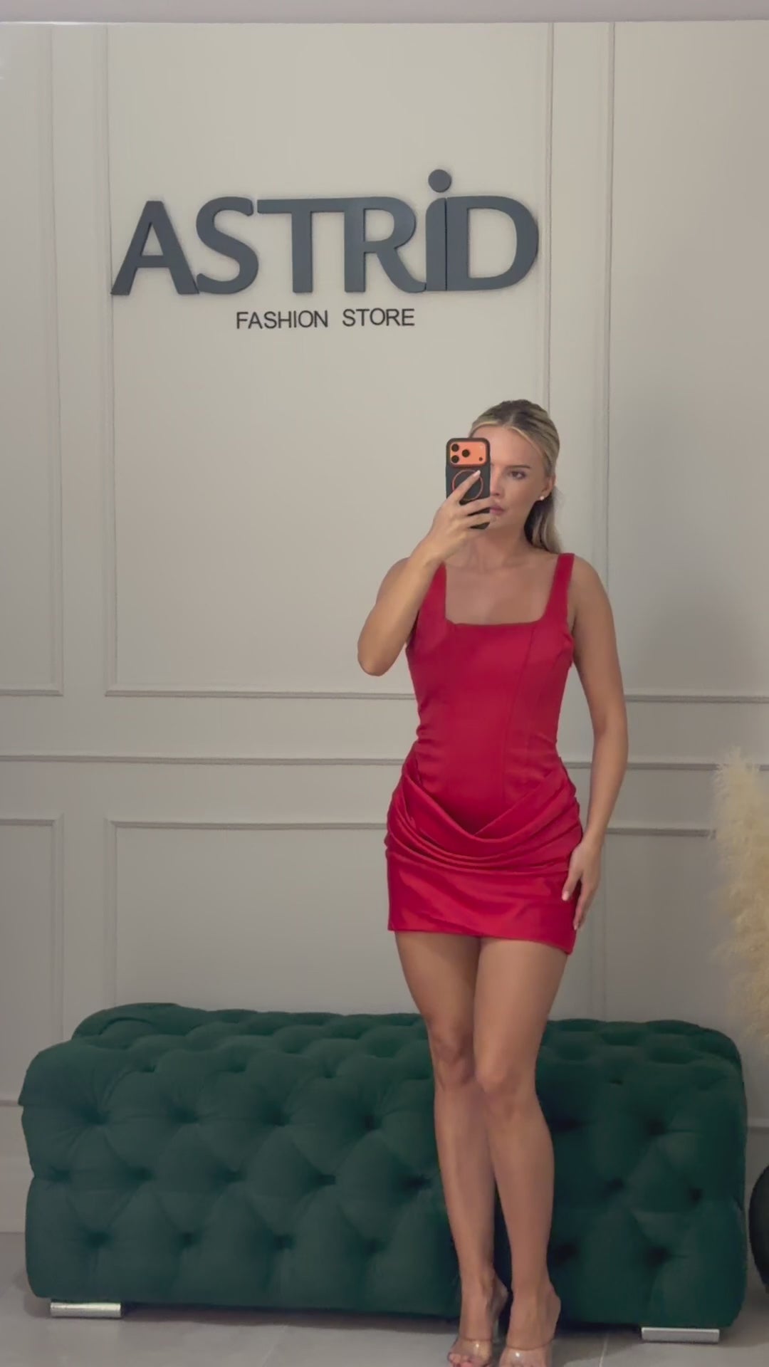 Rochie Merissa scurta din tafta satinata cu corset la spate si falduri