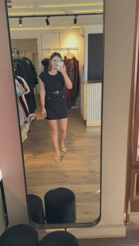 Rochie Alice scurtă cu volan în talie și curea