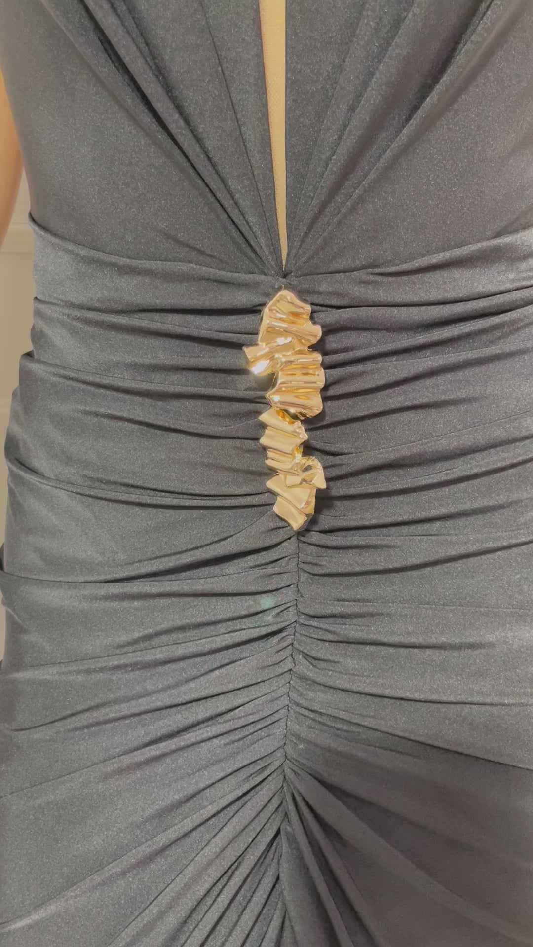 Rochie Zaya lungă neagră pe corp tip corset accesoriu auriu în talie