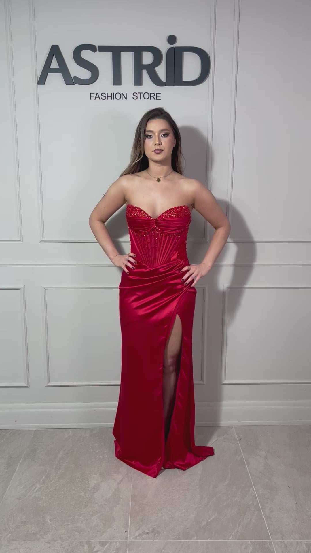 Rochie Eveline lungă din satin închidere pe corset și aplicații pietre la bust