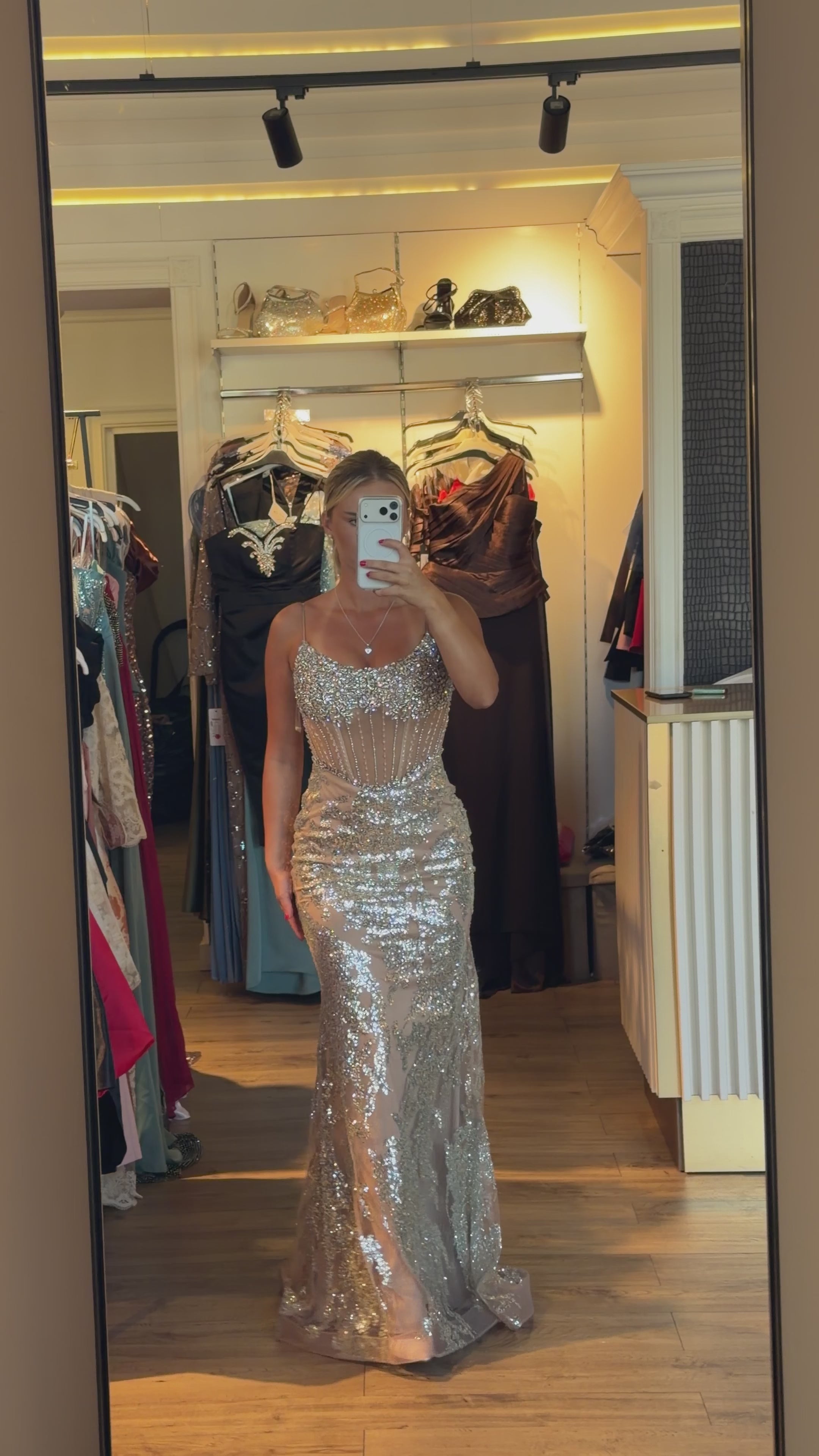Rochie Gold lunga cu pietre si paiete