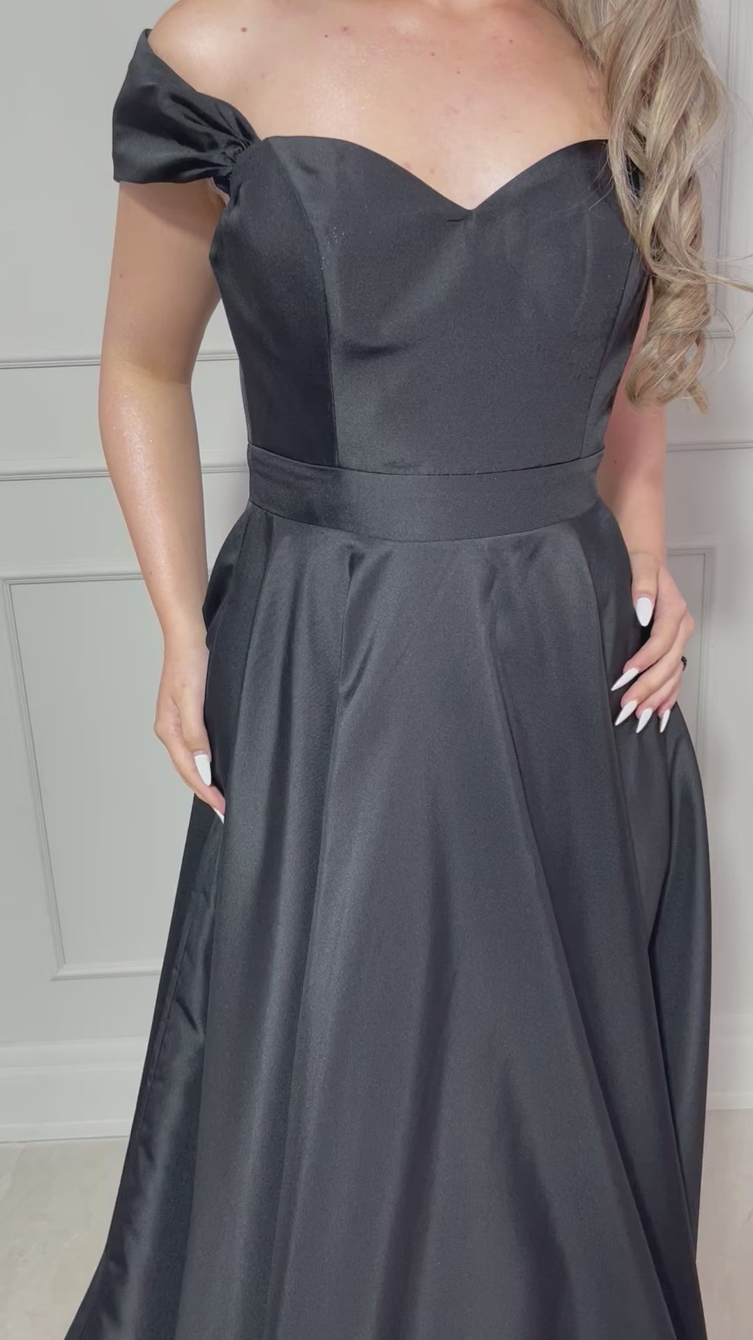 Rochie Perla lungă din sifon decolteu tip bărcuță și buzunare