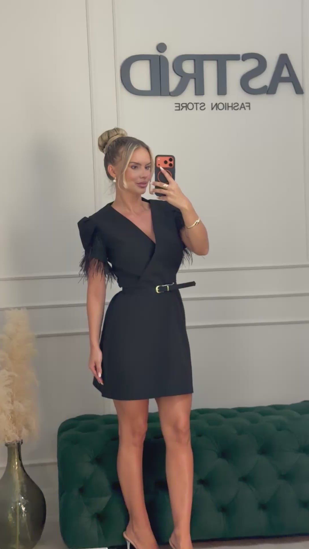 Rochie Ambra scurta cu pene